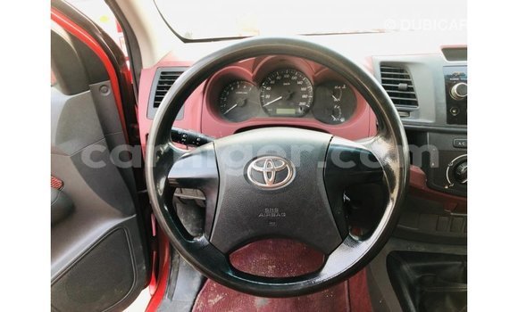 Sayi Imported Toyota Hilux Red Mota in Import - Dubai a Agadez Sayi Imported Toyota Hilux Red Mota in Import - Dubai a Agadez