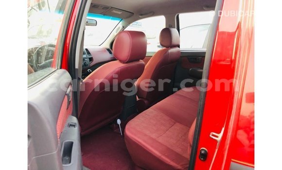 Sayi Imported Toyota Hilux Red Mota in Import - Dubai a Agadez Sayi Imported Toyota Hilux Red Mota in Import - Dubai a Agadez