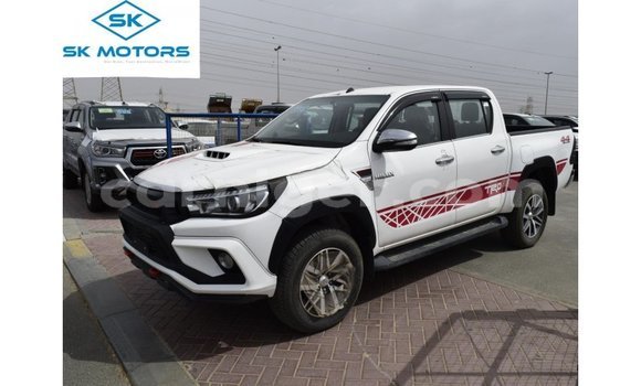 Sayi Imported Toyota Hilux White Mota in Import - Dubai a Agadez Sayi Imported Toyota Hilux White Mota in Import - Dubai a Agadez