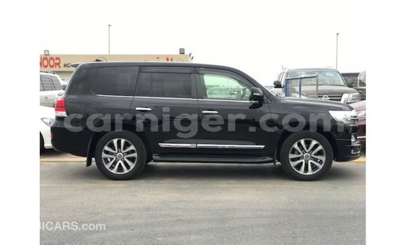 اشتري Imported Toyota Land Cruiser Black شاحنة في Import - Dubai في أغاديز اشتري Imported Toyota Land Cruiser Black شاحنة في Import - Dubai في أغاديز