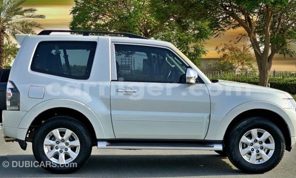 Sayi Imported Mitsubishi Pajero White Mota in Import - Dubai a Agadez Sayi Imported Mitsubishi Pajero White Mota in Import - Dubai a Agadez