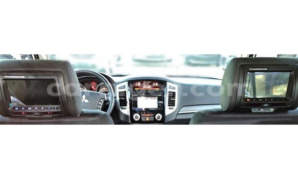 Sayi Imported Mitsubishi Pajero White Mota in Import - Dubai a Agadez Sayi Imported Mitsubishi Pajero White Mota in Import - Dubai a Agadez