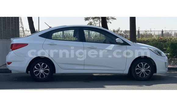 Sayi Imported Hyundai Accent White Mota in Import - Dubai a Agadez Sayi Imported Hyundai Accent White Mota in Import - Dubai a Agadez