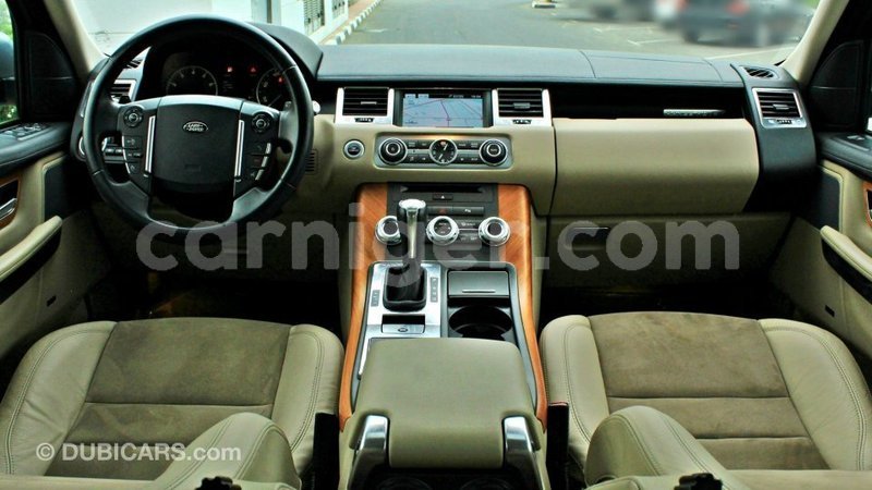 Big with watermark land rover range rover agadez import dubai 7348