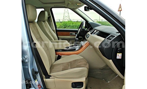 Sayi Imported Land Rover Range Rover Blue Mota in Import - Dubai a Agadez Sayi Imported Land Rover Range Rover Blue Mota in Import - Dubai a Agadez