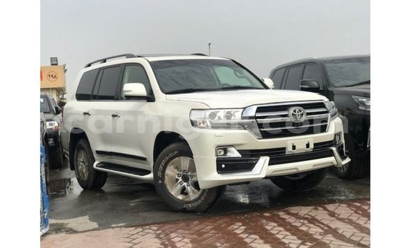 Sayi Imported Toyota Land Cruiser White Babbar mota in Import - Dubai a Agadez Sayi Imported Toyota Land Cruiser White Babbar mota in Import - Dubai a Agadez