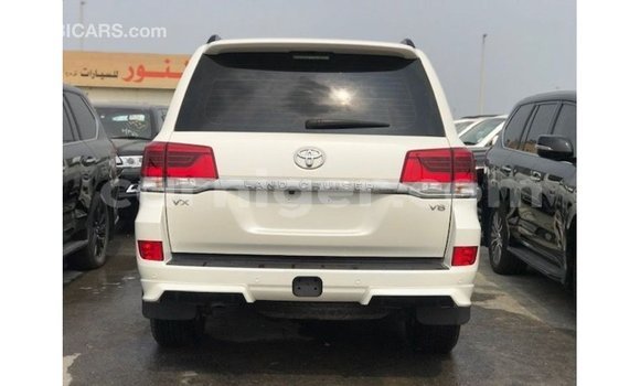 اشتري Imported Toyota Land Cruiser White شاحنة في Import - Dubai في أغاديز اشتري Imported Toyota Land Cruiser White شاحنة في Import - Dubai في أغاديز
