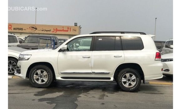 اشتري Imported Toyota Land Cruiser White شاحنة في Import - Dubai في أغاديز اشتري Imported Toyota Land Cruiser White شاحنة في Import - Dubai في أغاديز