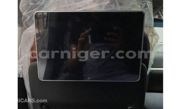 اشتري Imported Toyota Land Cruiser White شاحنة في Import - Dubai في أغاديز اشتري Imported Toyota Land Cruiser White شاحنة في Import - Dubai في أغاديز