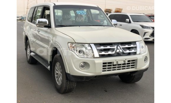 Buy Import Mitsubishi Pajero White Car in Import - Dubai in Agadez Buy Import Mitsubishi Pajero White Car in Import - Dubai in Agadez