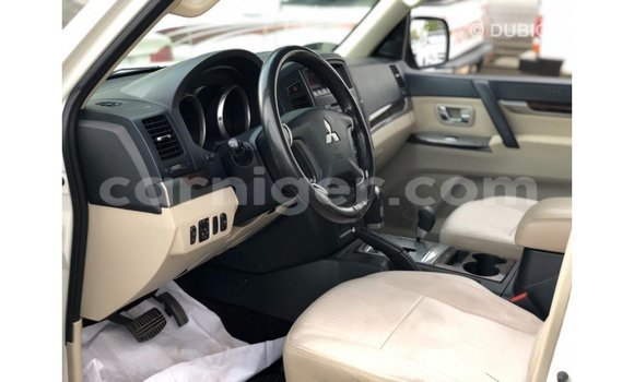 Buy Import Mitsubishi Pajero White Car in Import - Dubai in Agadez Buy Import Mitsubishi Pajero White Car in Import - Dubai in Agadez