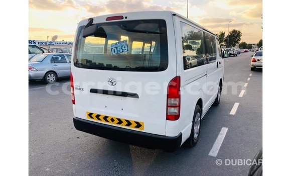 Sayi Imported Toyota Hiace White Mota in Import - Dubai a Agadez Sayi Imported Toyota Hiace White Mota in Import - Dubai a Agadez
