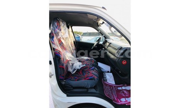 Sayi Imported Toyota Hiace White Mota in Import - Dubai a Agadez Sayi Imported Toyota Hiace White Mota in Import - Dubai a Agadez
