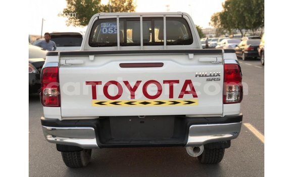 Buy Import Toyota Hilux White Car in Import - Dubai in Agadez Buy Import Toyota Hilux White Car in Import - Dubai in Agadez