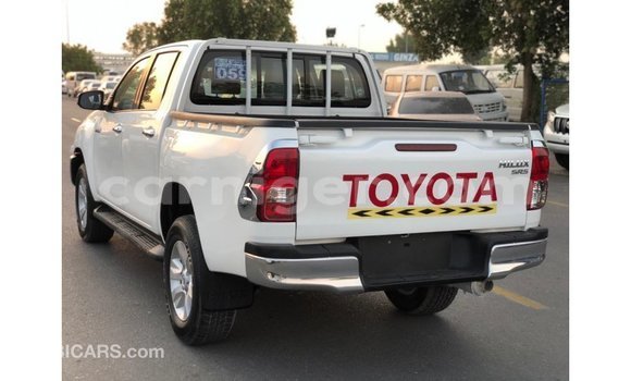 Buy Import Toyota Hilux White Car in Import - Dubai in Agadez Buy Import Toyota Hilux White Car in Import - Dubai in Agadez