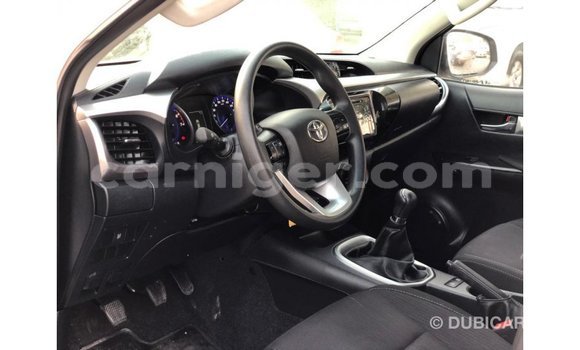 Buy Import Toyota Hilux White Car in Import - Dubai in Agadez Buy Import Toyota Hilux White Car in Import - Dubai in Agadez