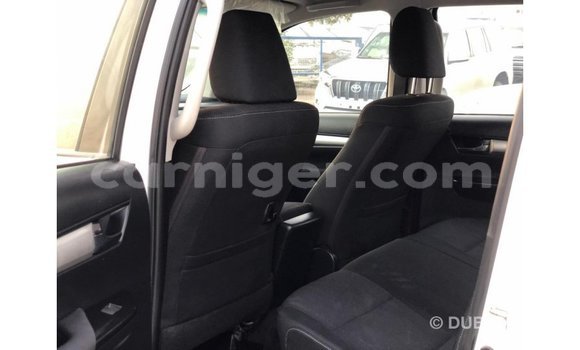 Buy Import Toyota Hilux White Car in Import - Dubai in Agadez Buy Import Toyota Hilux White Car in Import - Dubai in Agadez