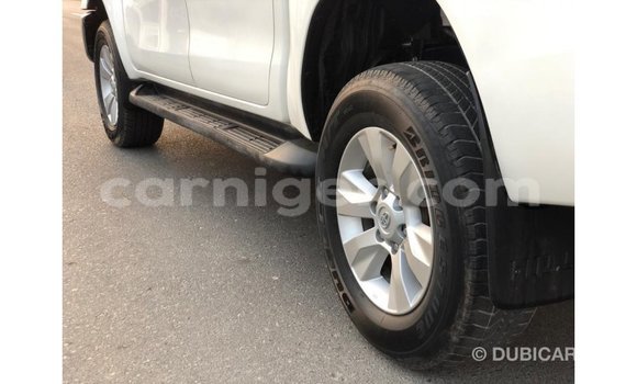 Buy Import Toyota Hilux White Car in Import - Dubai in Agadez Buy Import Toyota Hilux White Car in Import - Dubai in Agadez
