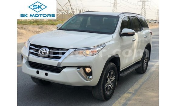 Acheter Import Voiture Toyota Fortuner Blanc à Import - Dubai, Agadez Acheter Import Voiture Toyota Fortuner Blanc à Import - Dubai, Agadez