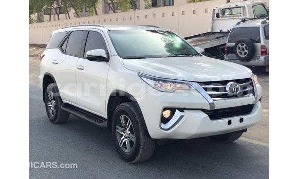 Sayi Imported Toyota Fortuner White Mota in Import - Dubai a Agadez Sayi Imported Toyota Fortuner White Mota in Import - Dubai a Agadez