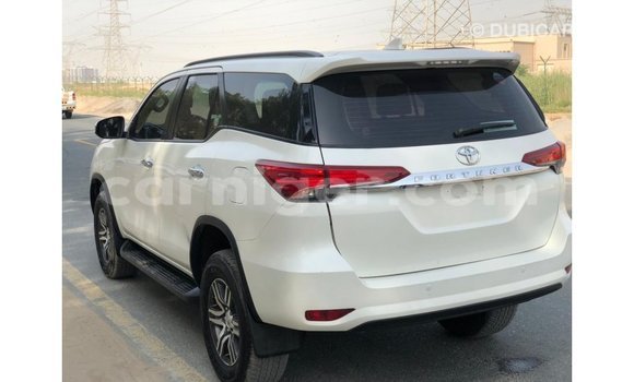 Sayi Imported Toyota Fortuner White Mota in Import - Dubai a Agadez Sayi Imported Toyota Fortuner White Mota in Import - Dubai a Agadez