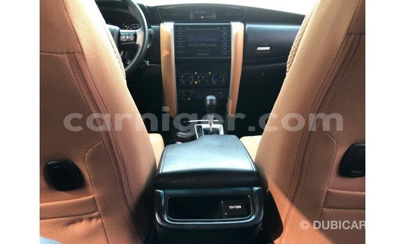 Sayi Imported Toyota Fortuner White Mota in Import - Dubai a Agadez Sayi Imported Toyota Fortuner White Mota in Import - Dubai a Agadez