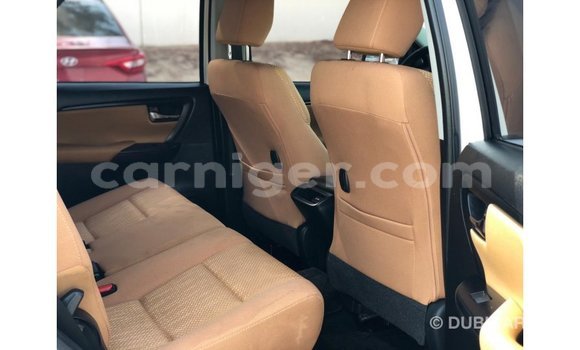 Sayi Imported Toyota Fortuner White Mota in Import - Dubai a Agadez Sayi Imported Toyota Fortuner White Mota in Import - Dubai a Agadez