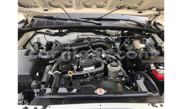 Sayi Imported Toyota Fortuner White Mota in Import - Dubai a Agadez Sayi Imported Toyota Fortuner White Mota in Import - Dubai a Agadez