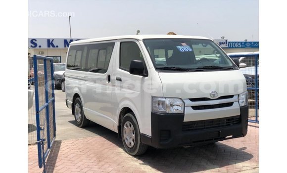 Buy Import Toyota DA White Truck in Import - Dubai in Agadez Buy Import Toyota DA White Truck in Import - Dubai in Agadez