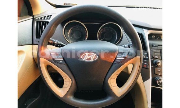 Sayi Imported Hyundai Sonata Red Mota in Import - Dubai a Agadez Sayi Imported Hyundai Sonata Red Mota in Import - Dubai a Agadez