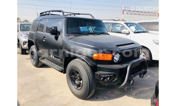 Sayi Imported Toyota FJ Cruiser Black Mota in Import - Dubai a Agadez Sayi Imported Toyota FJ Cruiser Black Mota in Import - Dubai a Agadez
