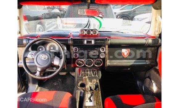 Sayi Imported Toyota FJ Cruiser Black Mota in Import - Dubai a Agadez Sayi Imported Toyota FJ Cruiser Black Mota in Import - Dubai a Agadez