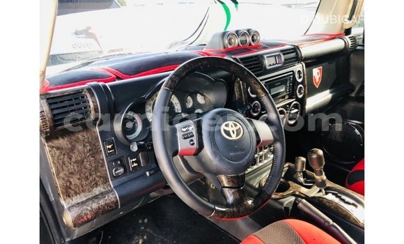 Sayi Imported Toyota FJ Cruiser Black Mota in Import - Dubai a Agadez Sayi Imported Toyota FJ Cruiser Black Mota in Import - Dubai a Agadez