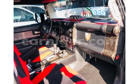 Sayi Imported Toyota FJ Cruiser Black Mota in Import - Dubai a Agadez Sayi Imported Toyota FJ Cruiser Black Mota in Import - Dubai a Agadez