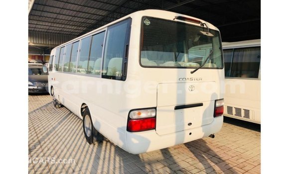 اشتري Imported Toyota Coaster White سيارة في Import - Dubai في أغاديز اشتري Imported Toyota Coaster White سيارة في Import - Dubai في أغاديز