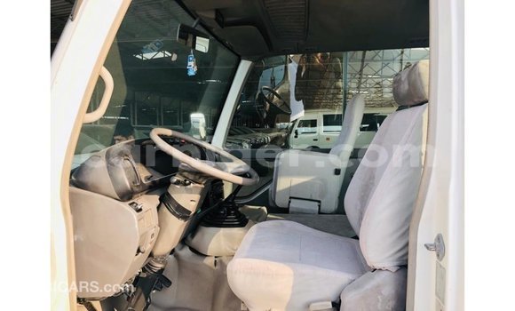 اشتري Imported Toyota Coaster White سيارة في Import - Dubai في أغاديز اشتري Imported Toyota Coaster White سيارة في Import - Dubai في أغاديز