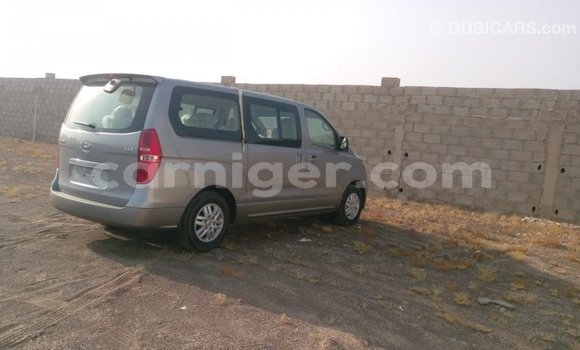 Buy Import Hyundai Chorus Brown Truck in Import - Dubai in Agadez Buy Import Hyundai Chorus Brown Truck in Import - Dubai in Agadez