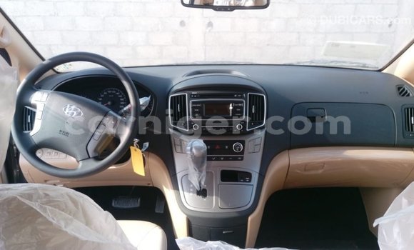 Buy Import Hyundai Chorus Brown Truck in Import - Dubai in Agadez Buy Import Hyundai Chorus Brown Truck in Import - Dubai in Agadez
