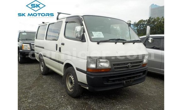 Sayi Imported Toyota Hiace White Mota in Import - Dubai a Agadez Sayi Imported Toyota Hiace White Mota in Import - Dubai a Agadez