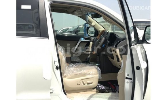 Sayi Imported Toyota Prado White Mota in Import - Dubai a Agadez Sayi Imported Toyota Prado White Mota in Import - Dubai a Agadez