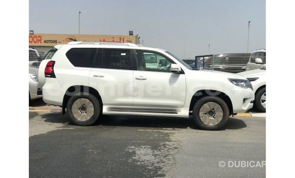 Sayi Imported Toyota Prado White Mota in Import - Dubai a Agadez Sayi Imported Toyota Prado White Mota in Import - Dubai a Agadez