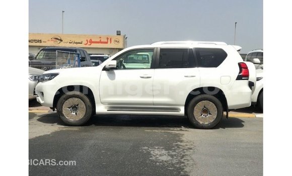 Sayi Imported Toyota Prado White Mota in Import - Dubai a Agadez Sayi Imported Toyota Prado White Mota in Import - Dubai a Agadez