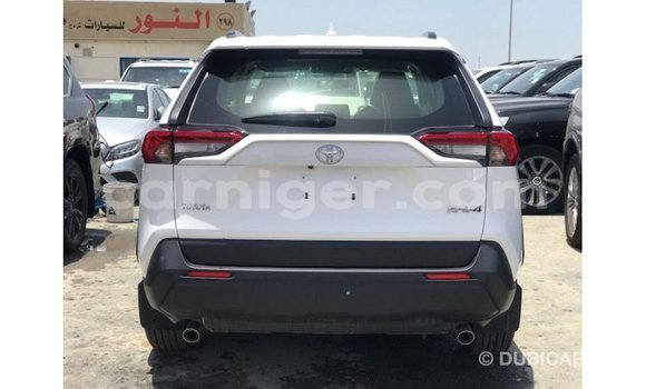 Acheter Import Utilitaire Toyota Ade Blanc à Import - Dubai, Agadez Acheter Import Utilitaire Toyota Ade Blanc à Import - Dubai, Agadez