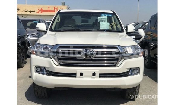 اشتري Imported Toyota Land Cruiser White شاحنة في Import - Dubai في أغاديز اشتري Imported Toyota Land Cruiser White شاحنة في Import - Dubai في أغاديز