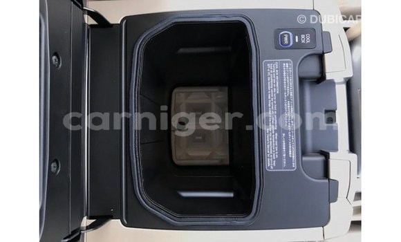 اشتري Imported Toyota Land Cruiser White شاحنة في Import - Dubai في أغاديز اشتري Imported Toyota Land Cruiser White شاحنة في Import - Dubai في أغاديز