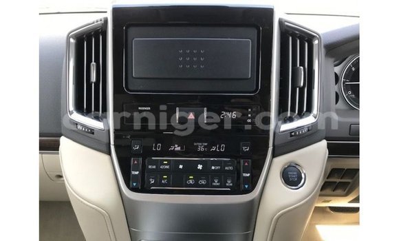 اشتري Imported Toyota Land Cruiser White شاحنة في Import - Dubai في أغاديز اشتري Imported Toyota Land Cruiser White شاحنة في Import - Dubai في أغاديز