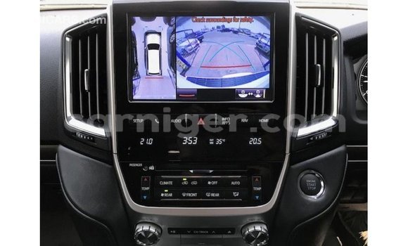 اشتري Imported Toyota Land Cruiser White شاحنة في Import - Dubai في أغاديز اشتري Imported Toyota Land Cruiser White شاحنة في Import - Dubai في أغاديز