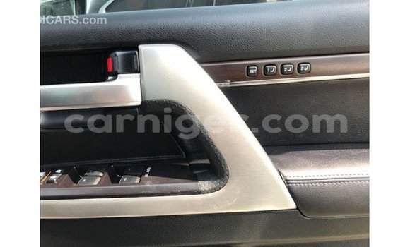 اشتري Imported Toyota Land Cruiser White شاحنة في Import - Dubai في أغاديز اشتري Imported Toyota Land Cruiser White شاحنة في Import - Dubai في أغاديز