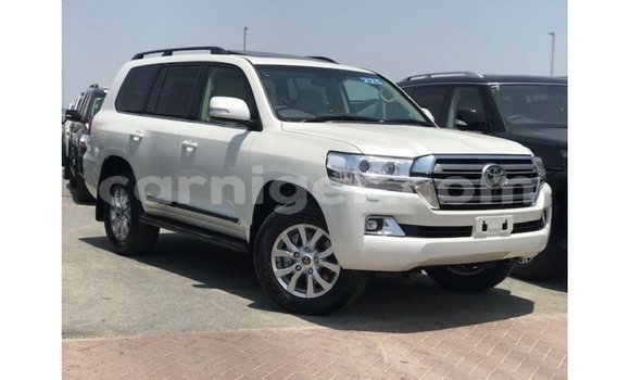 Sayi Imported Toyota Land Cruiser White Babbar mota in Import - Dubai a Agadez