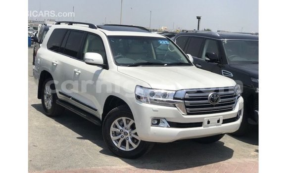 اشتري Imported Toyota Land Cruiser White شاحنة في Import - Dubai في أغاديز اشتري Imported Toyota Land Cruiser White شاحنة في Import - Dubai في أغاديز